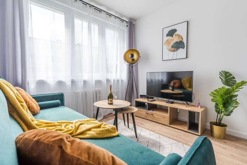 Uroczy Apartament 2 Pokoje - 10 Min Do Morza! グダニスク エクステリア 写真