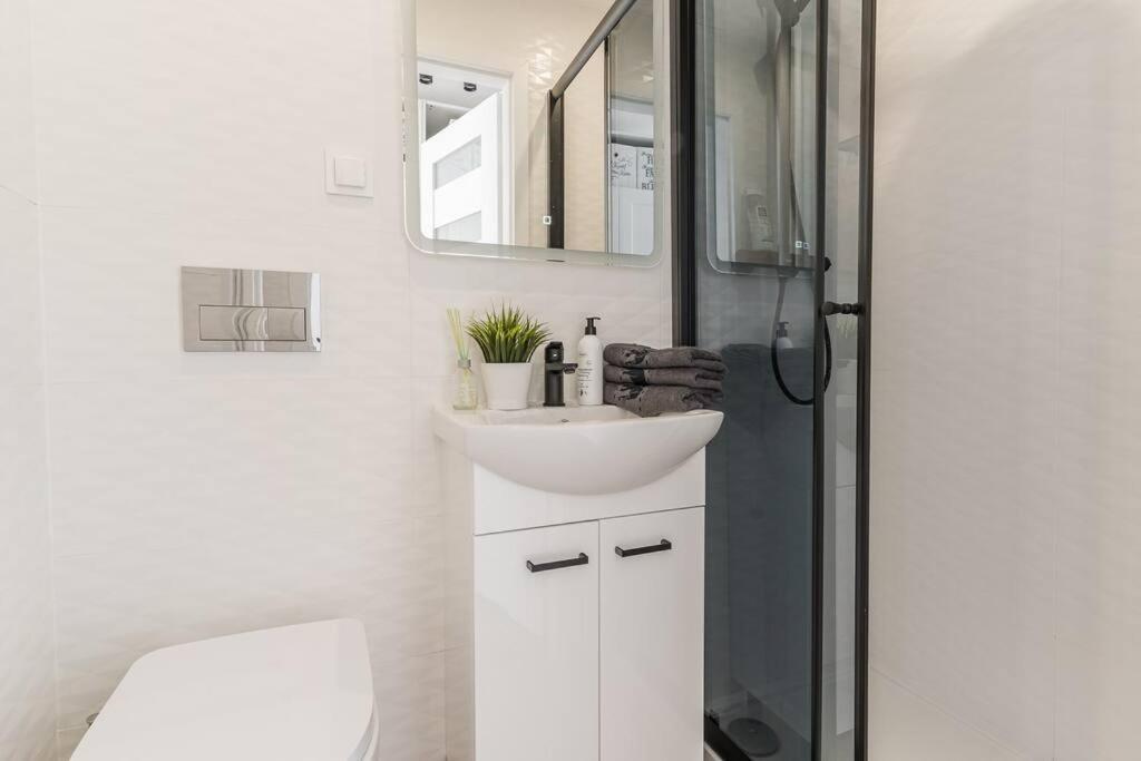 Uroczy Apartament 2 Pokoje - 10 Min Do Morza! グダニスク エクステリア 写真